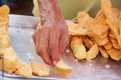 Crispy roti is delicious at street food