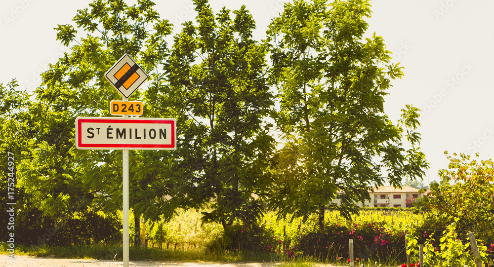 sign indicating the entrance into the small town of Saint Emilion