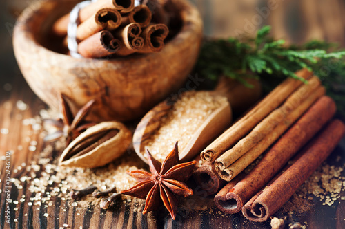 Fototapeta Naklejka Na Ścianę i Meble -  Traditional Christmas spices, food background