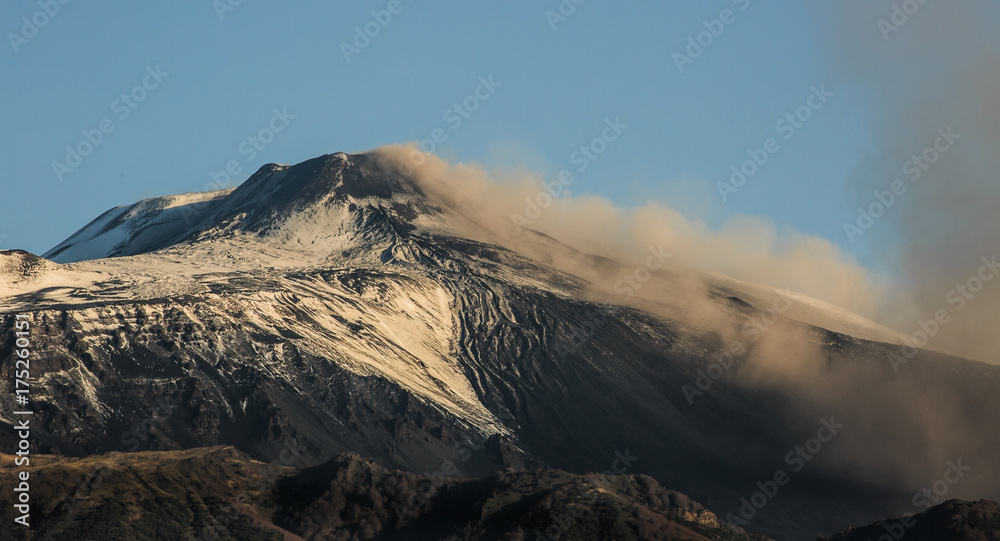 Etna - paesaggio del vulcano visto all'alba-Sicilia