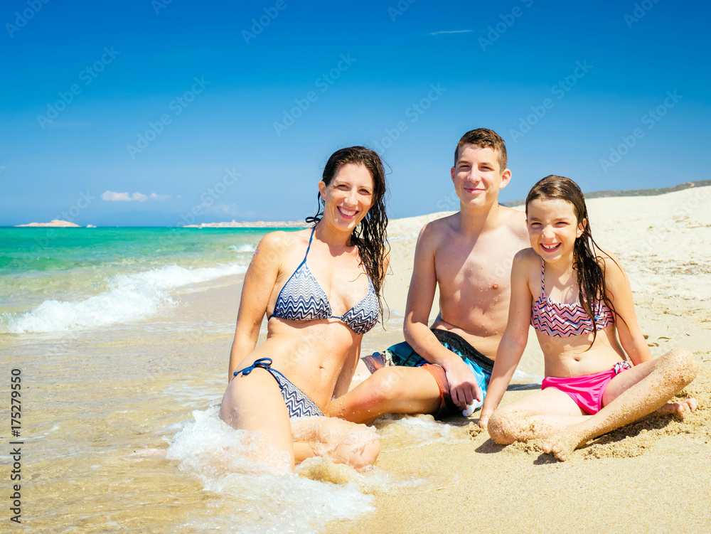 familie am strand