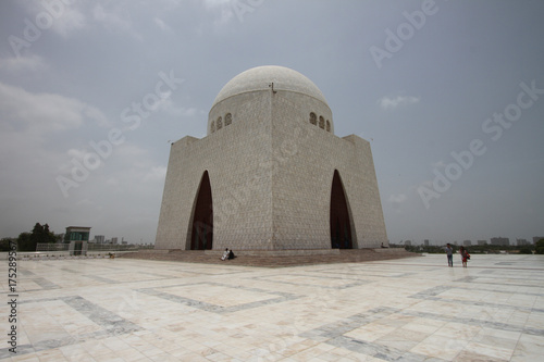 National Mausoleum in Karachi photo