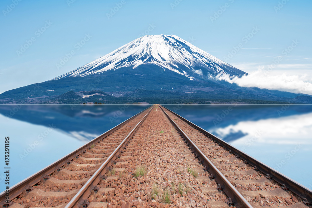 Obraz premium Kolej do Fujisan, Japonia