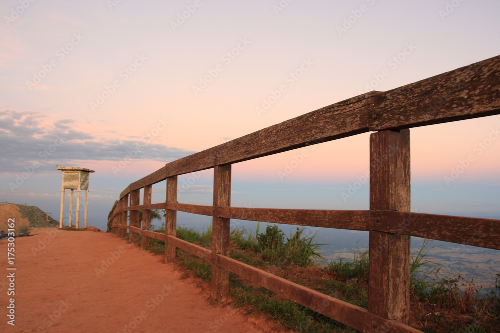 fence on hill1