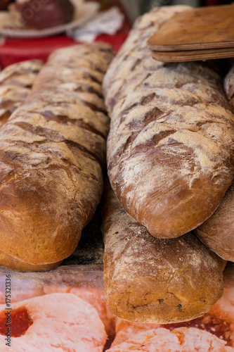 Brot in Auslage bei Bäckerei