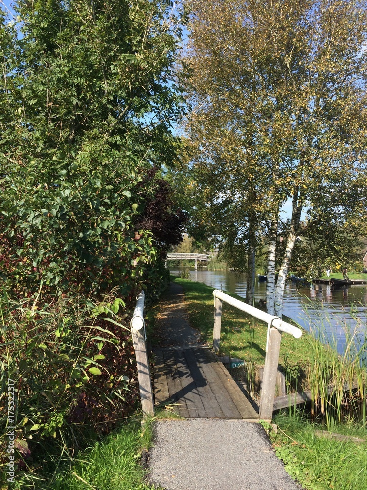 Dutch Canals. Giethoorn. Dwarsgracht Dutch Canals. Giethoorn. Dwarsgracht