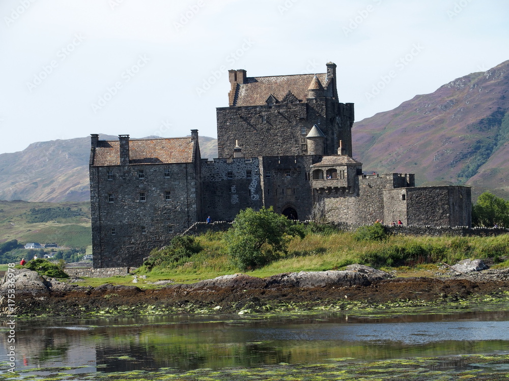 Fototapeta premium Eilean Donan castle in Scotland