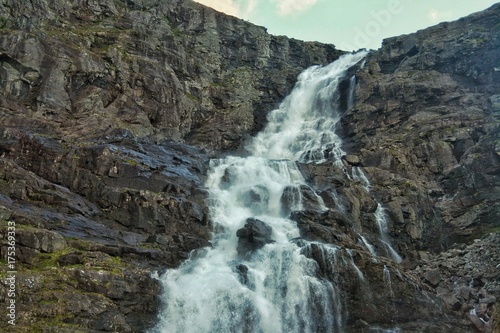 Водопад у дороги Троллей