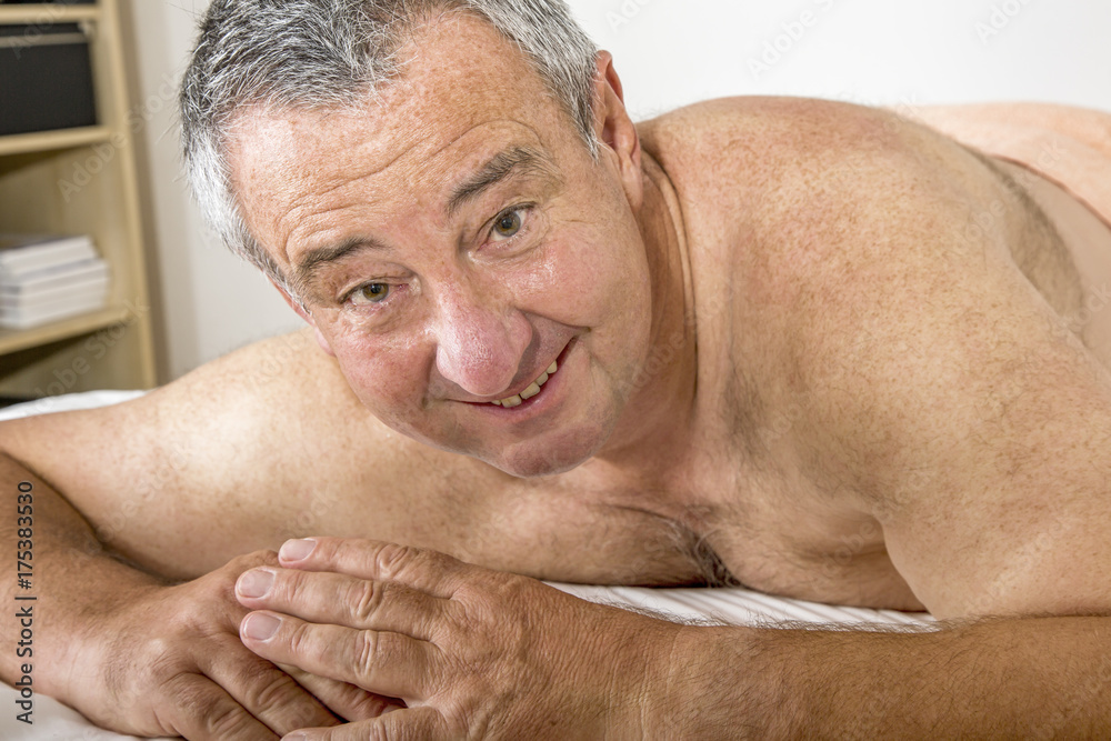 Obraz premium Man can be massaged