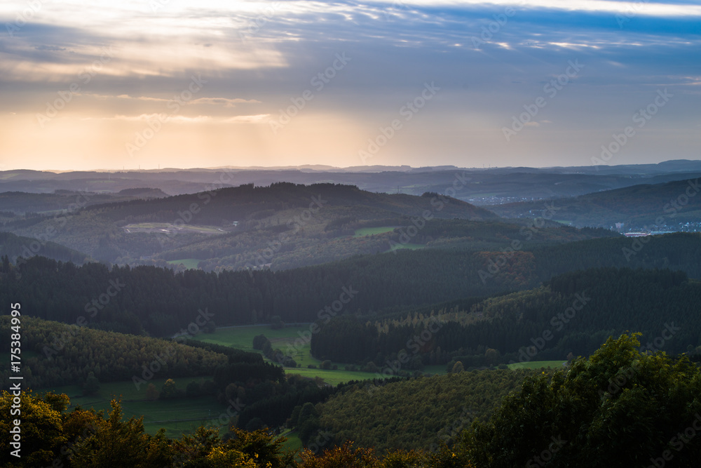 Sonnenuntergang über dem Siegerland, Panorama Ginsberger Heide