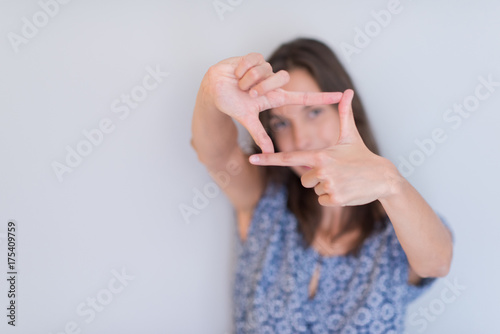 woman showing framing hand gesture