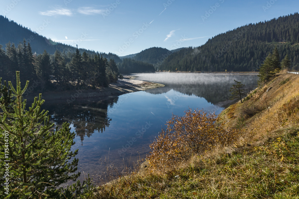 Fototapeta premium Amazing Autumn Landscape of Golyam Beglik Reservoir, Pazardzhik Region, Bulgaria