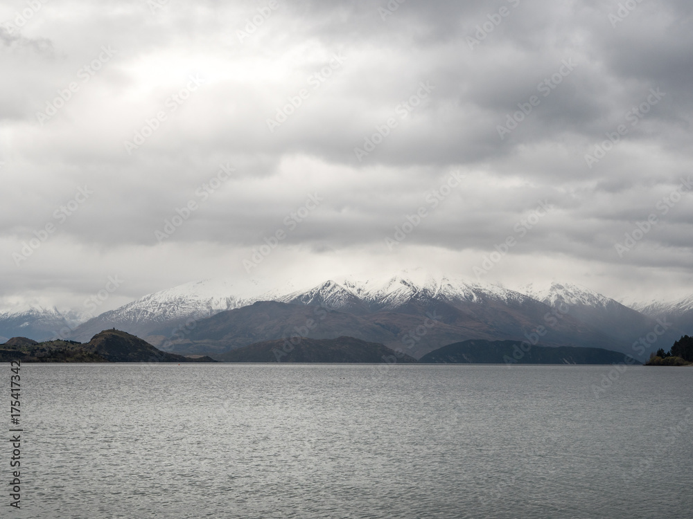Snow clad mountains Wanaka, New Zealand Snow clad mountains Wanaka, New Zealand