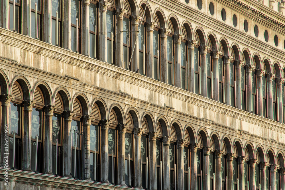 Repeating windows patterns of Doges Palace Repeating windows patterns of Doges Palace