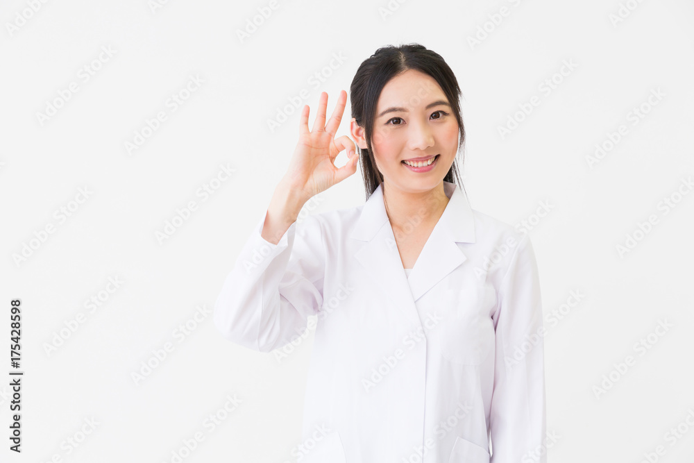 白衣の女性 白衣の女性