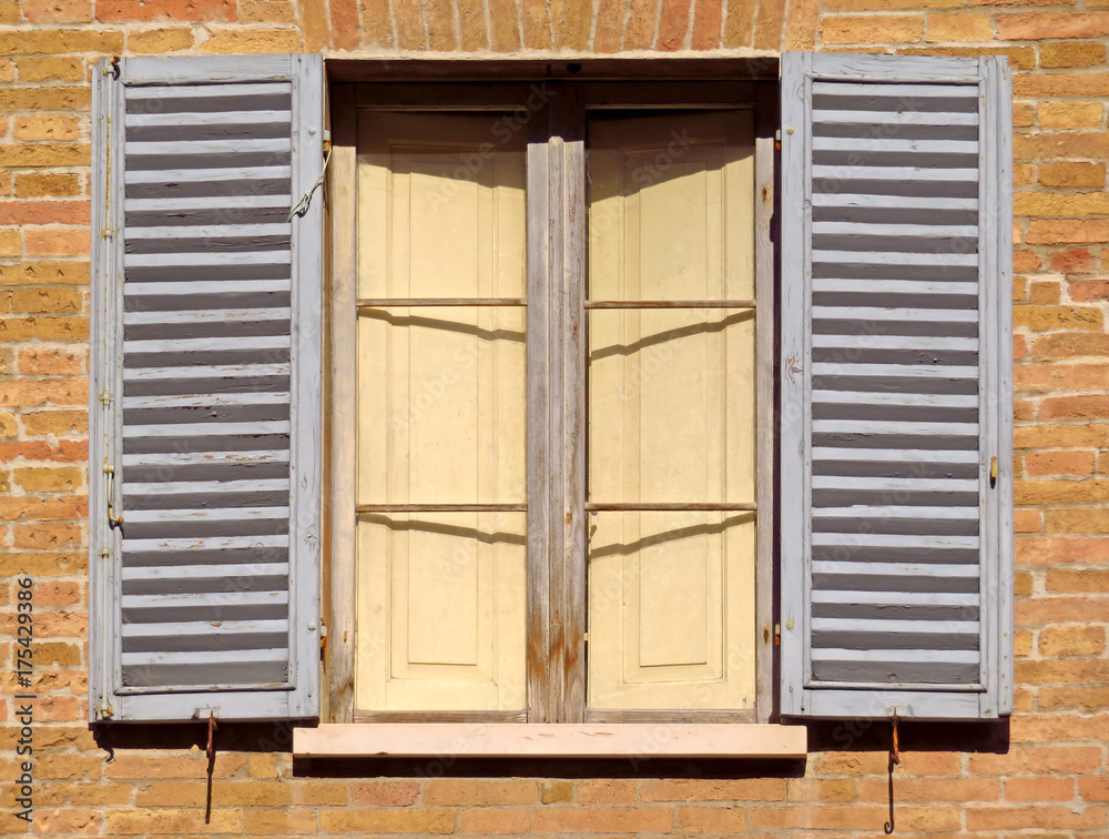 Urbino - Window of old building