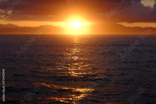 江の島の夕陽 © dukeito