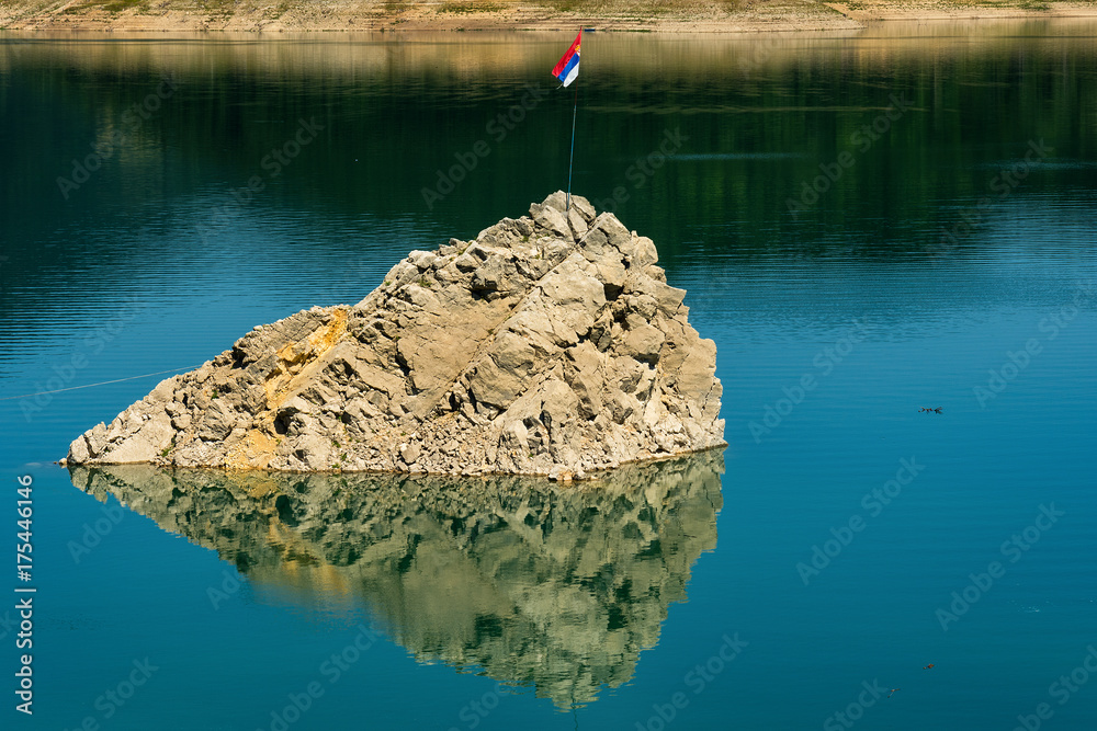 Naklejka premium Lake Zaovine in Serbia
