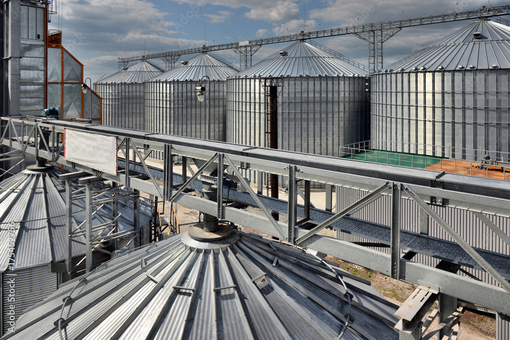 Building Exterior, Storage and drying of grains, wheat, corn, soy, sunflower Building Exterior, Storage and drying of grains, wheat, corn, soy, sunflower