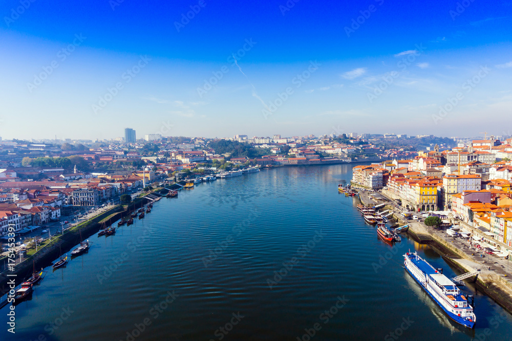 Obraz premium old town of Porto and river, Portugal, Europe