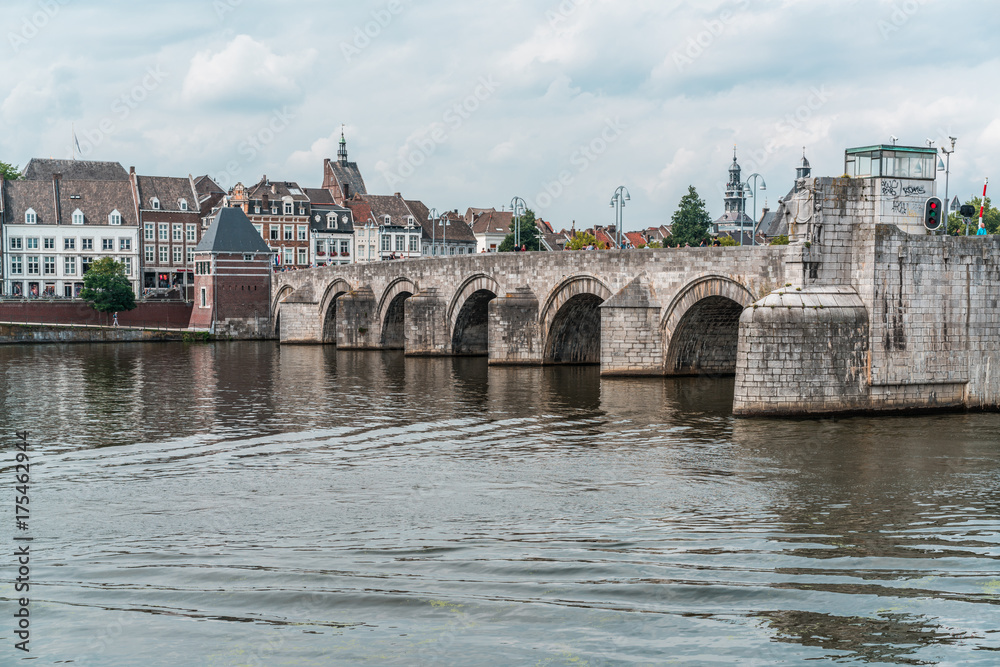 Obraz premium Maastricht riverside beautiful view