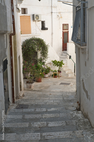 Alleyway. Castellaneta. Puglia. Italy.