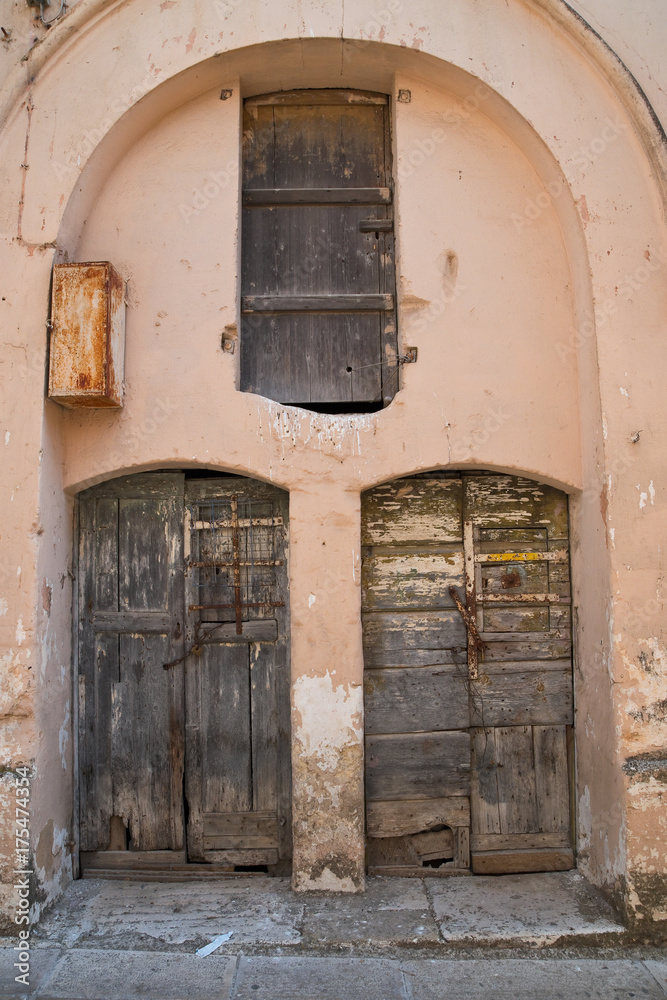 Alleyway. Castellaneta. Puglia. Italy.