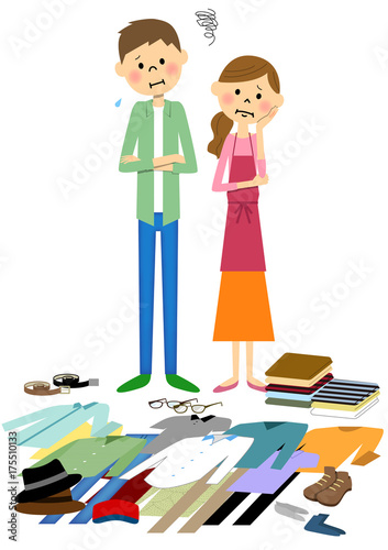 コーディネートに悩むカップル