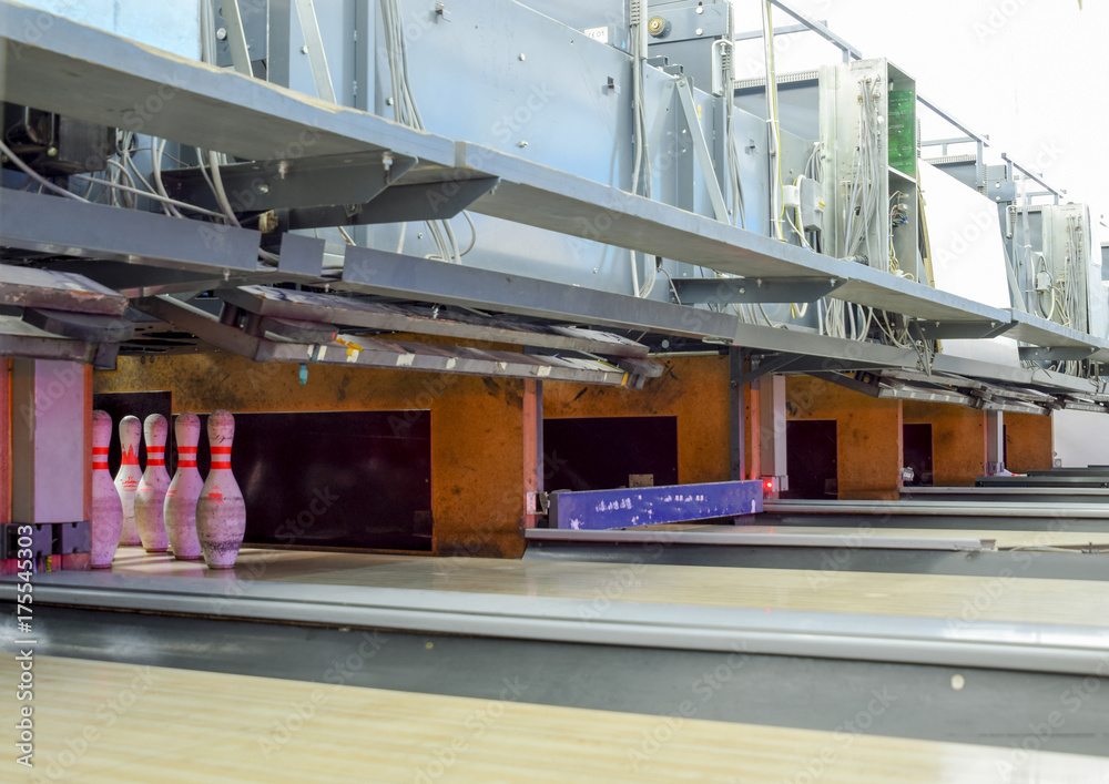 Pinsetter In The Bowling Alley Pinsetter Installed Pins A Game Stock