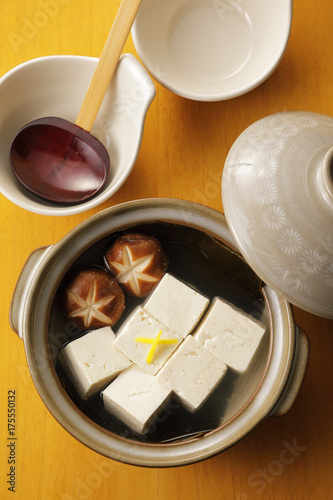 湯豆腐 Boiled tofu