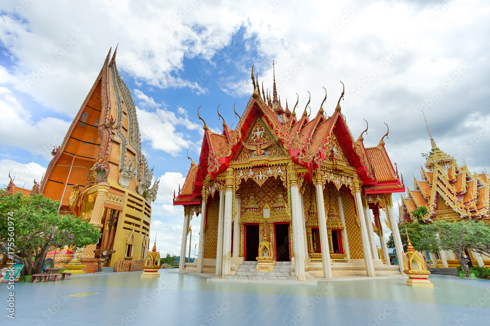 Fototapeta premium The most beautiful temple in Kanchanaburi, Thailand