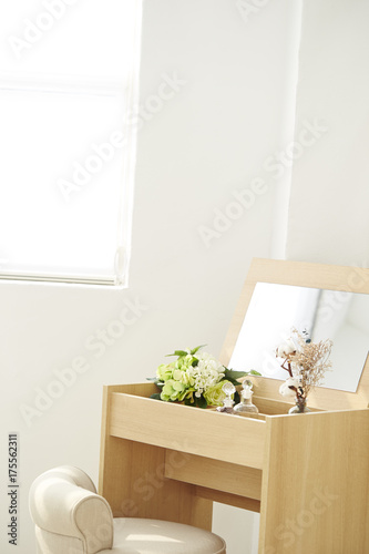 dressing table © mnimage
