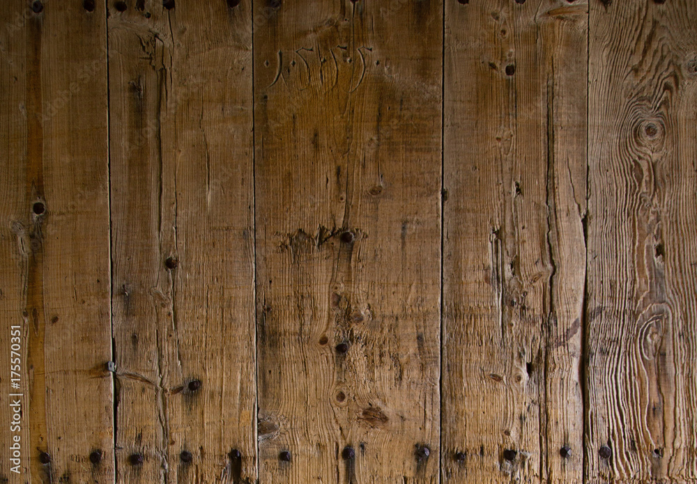 Fototapeta premium Braune Holzbretter senkrecht