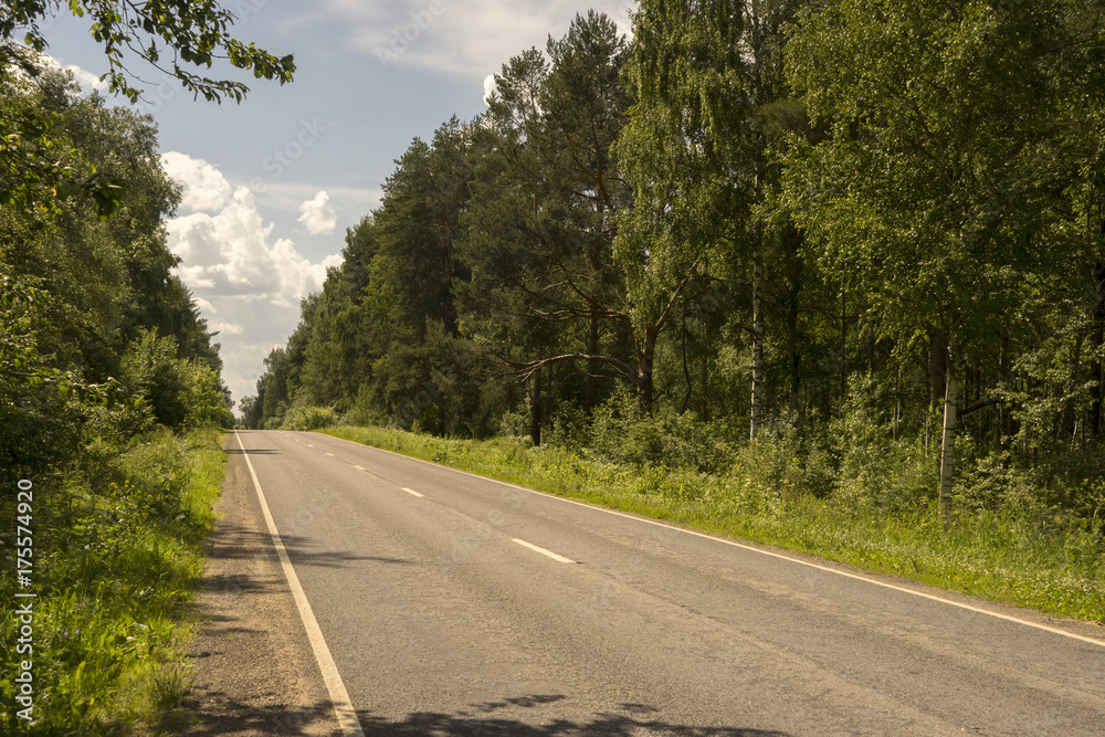 Загородное шоссе. Летний день. Загородное шоссе. Летний день.