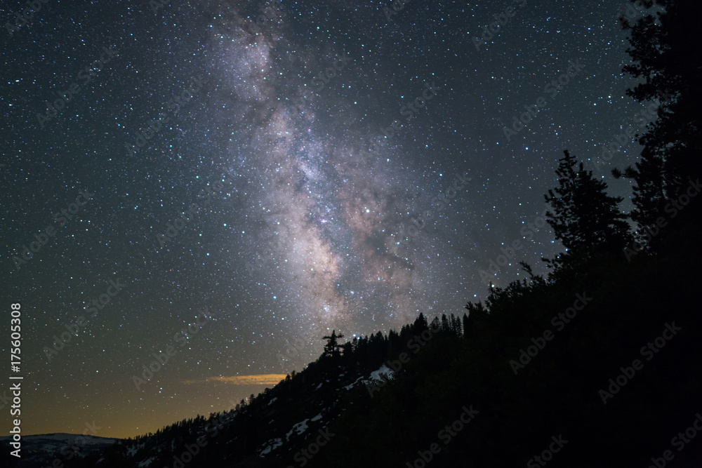 Fototapeta premium Droga Mleczna nad Parkiem Narodowym Yosemite