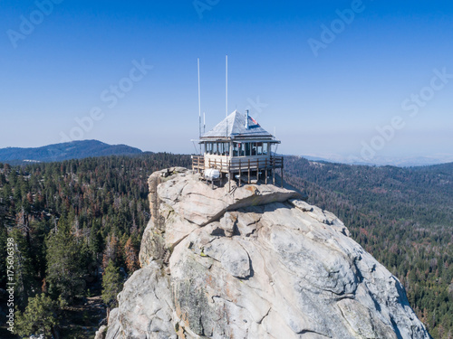 Quadro su tela Buck Rock Firetower in the Sierra Nevada