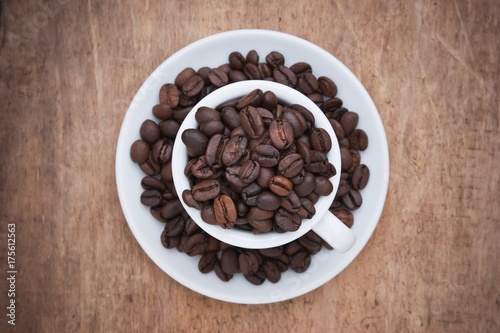 Canvastavla coffee beans in a cup