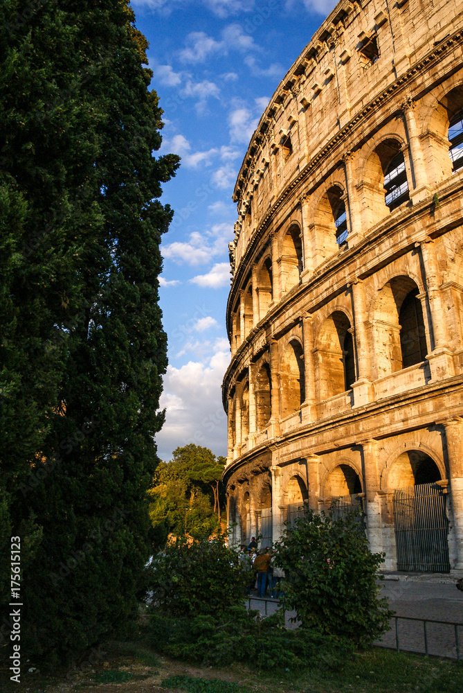 Fassade des Kolisseums, Rom, Italien
