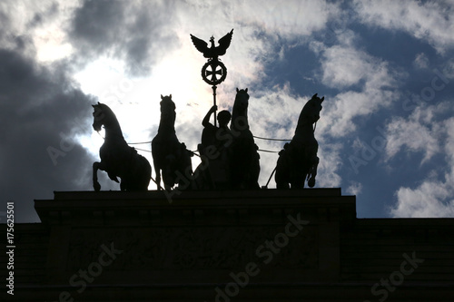 horses with the chariot and the goddess are the symbol of the ci