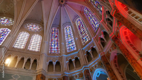 Obraz na płótnie Interno della cattedrale di Chartres