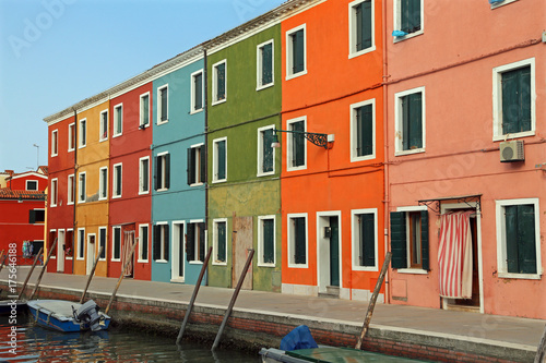 houses on the island of Burano a few miles from Venice in Northe © ChiccoDodiFC