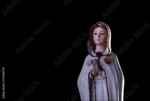 Virgen La Rosa Mistica en fondo negro photo