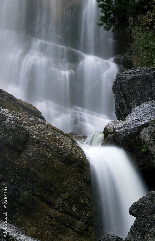 Obraz premium Waterfall, rocks, Kuhflucht Falls, Farchant, Bavaria, Germany, Europe