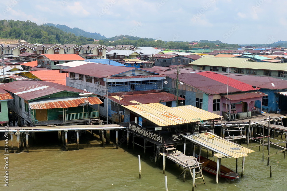 Fototapeta premium Największy na świecie osadnik wody „Kampung Ayer” w Brunei Brunei Kampong Ayer