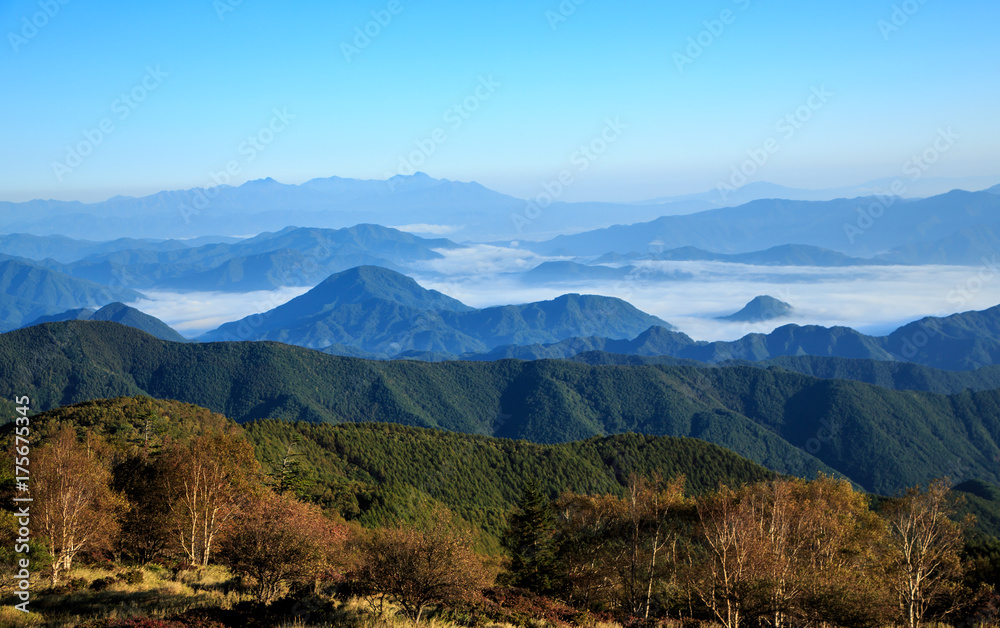 美ヶ原道の駅から雲海と遠くの浅間山