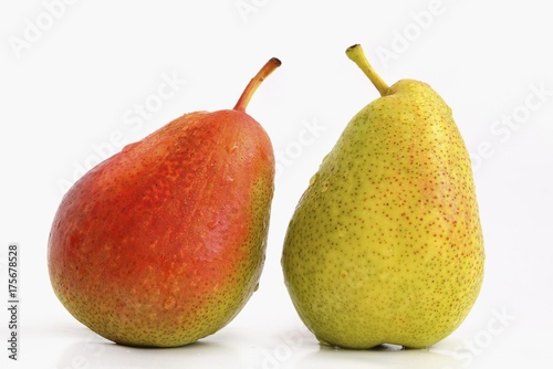 Two pears, red and green