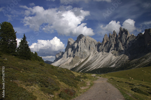 Hiking trail, Geisslerspitzen, South Tyrol