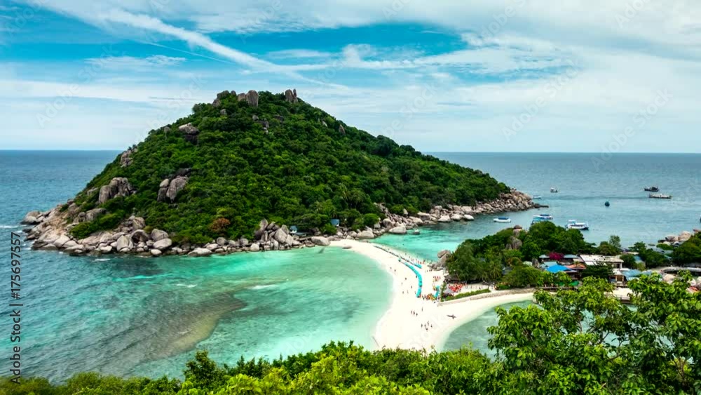 Tropical beach paradise: Beautiful deserted white sand beach with the tropical sea (Koh Nang Yuan Island, Thailand)
