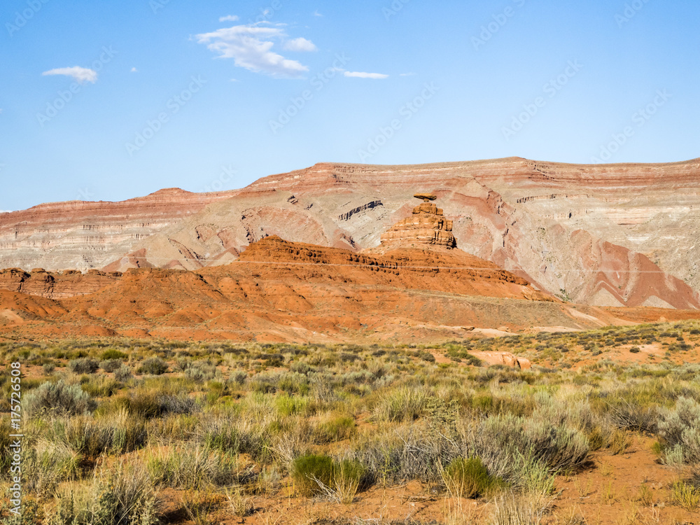 Mexican Hat Rock, San Juan valley, US Hwy 163 - Utah, USA Mexican Hat Rock, San Juan valley, US Hwy 163 - Utah, USA