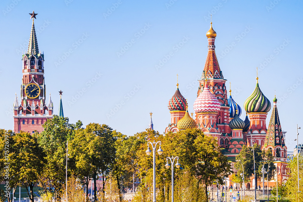 Fototapeta premium St. Basil's Cathedral and the Spassky Tower of the Moscow Kremlin